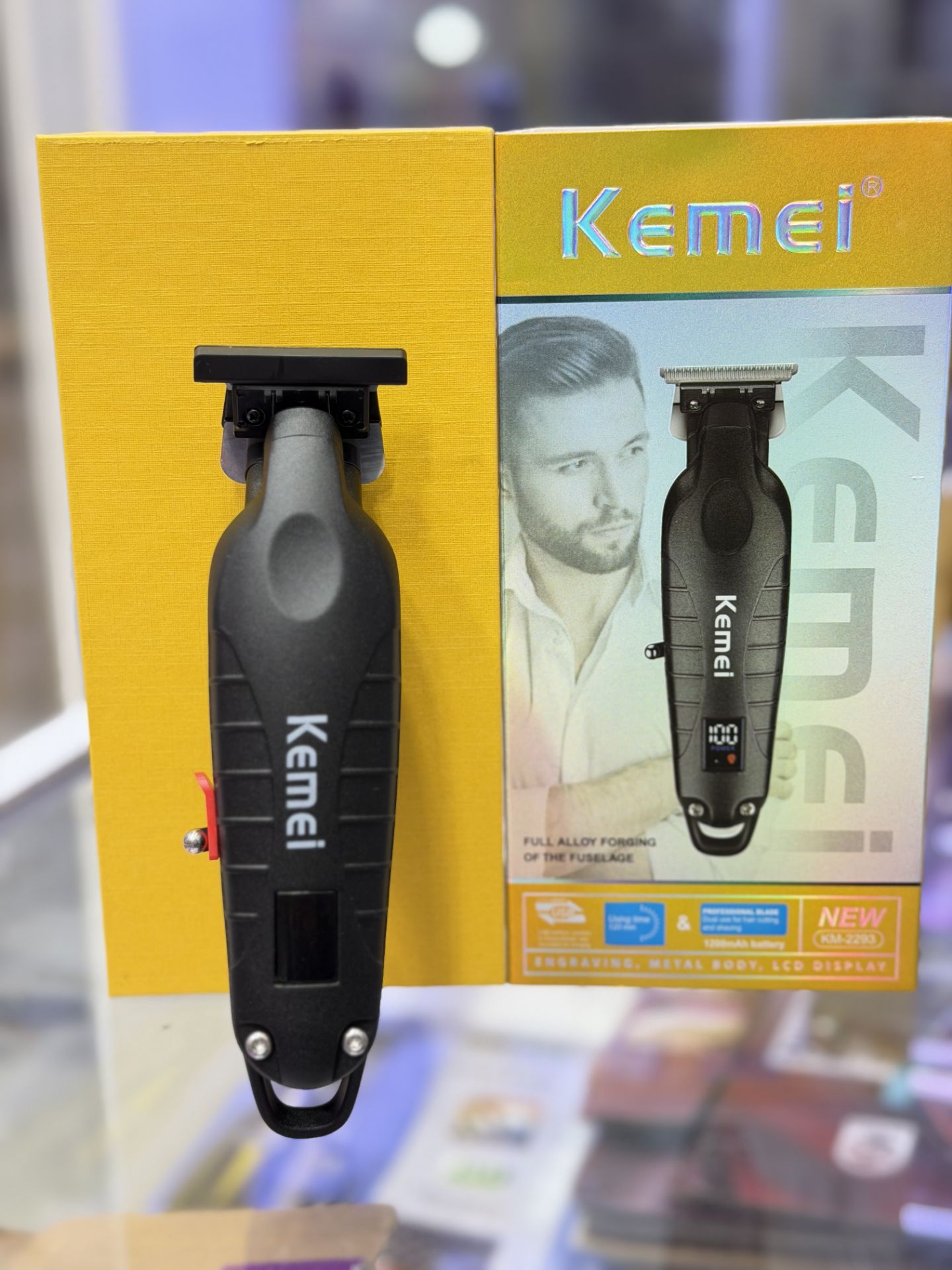 ماشین اصلاح کیمی مدل KM-2293 با تکنولوژی برش مستقیم و ضد آب